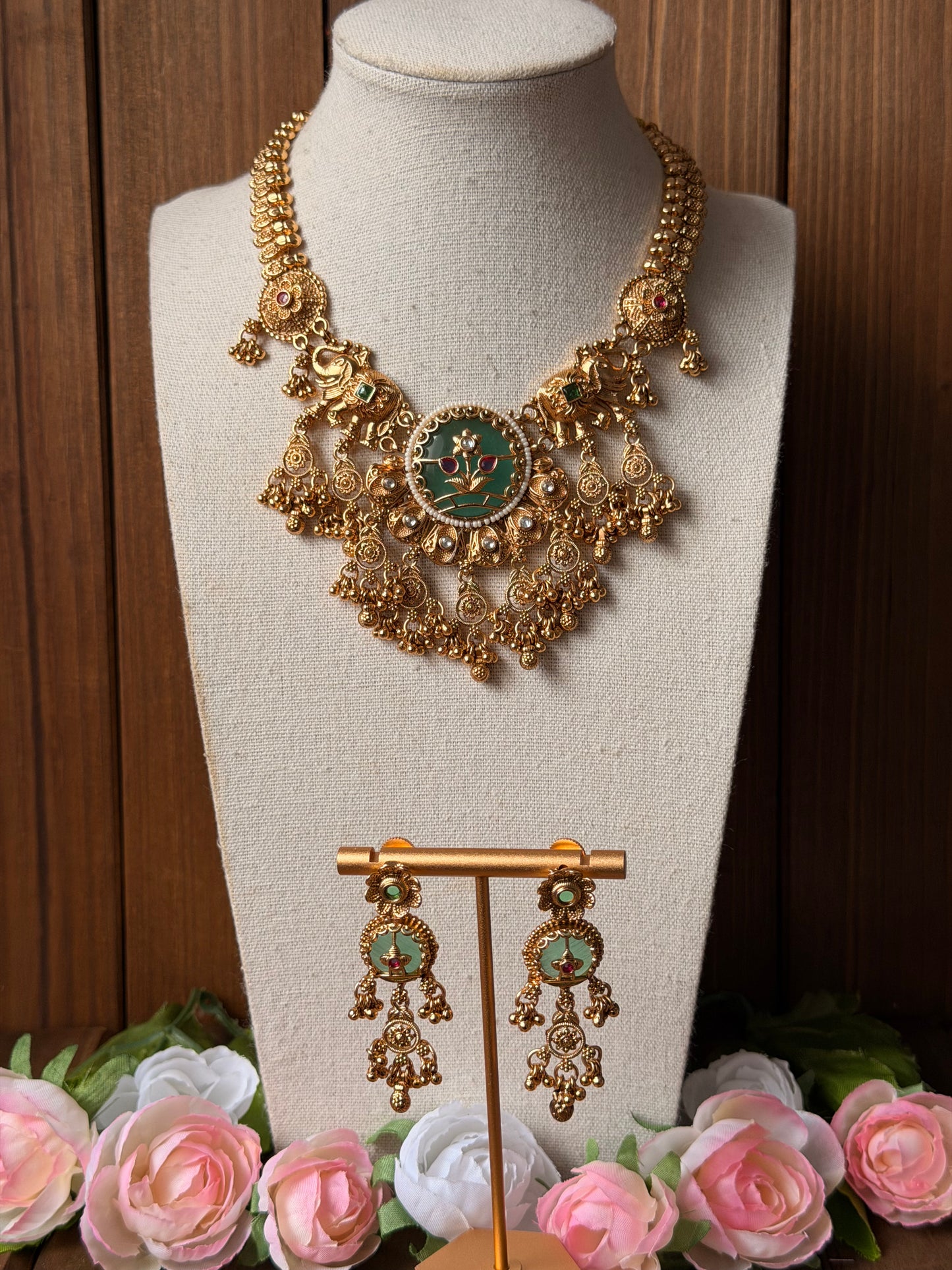 Temple Necklace Set