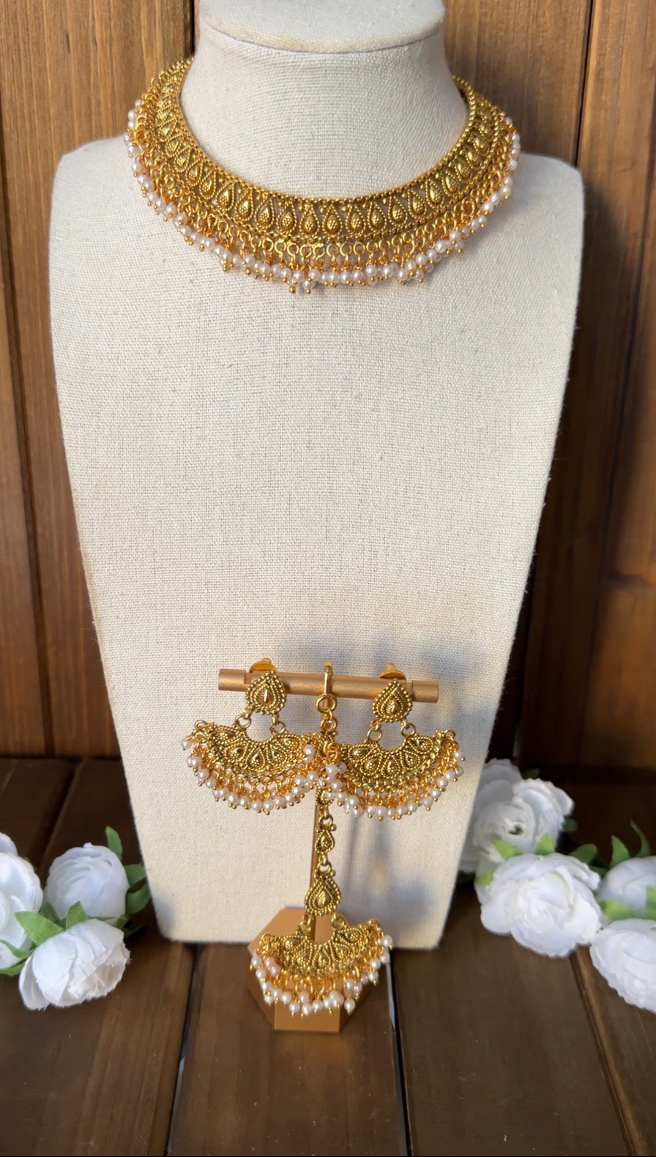 Antique Necklace Set
