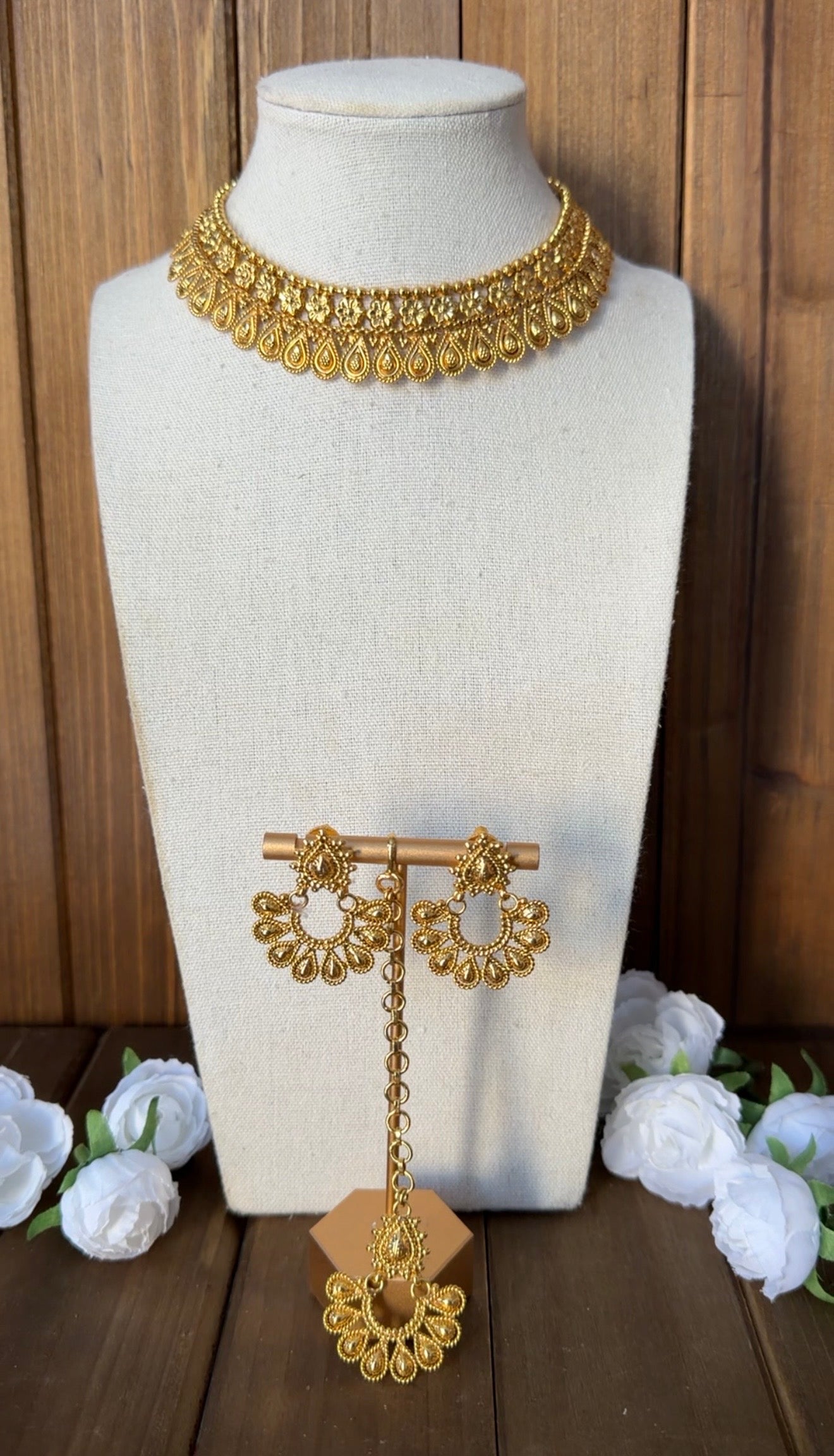 Antique Necklace Set