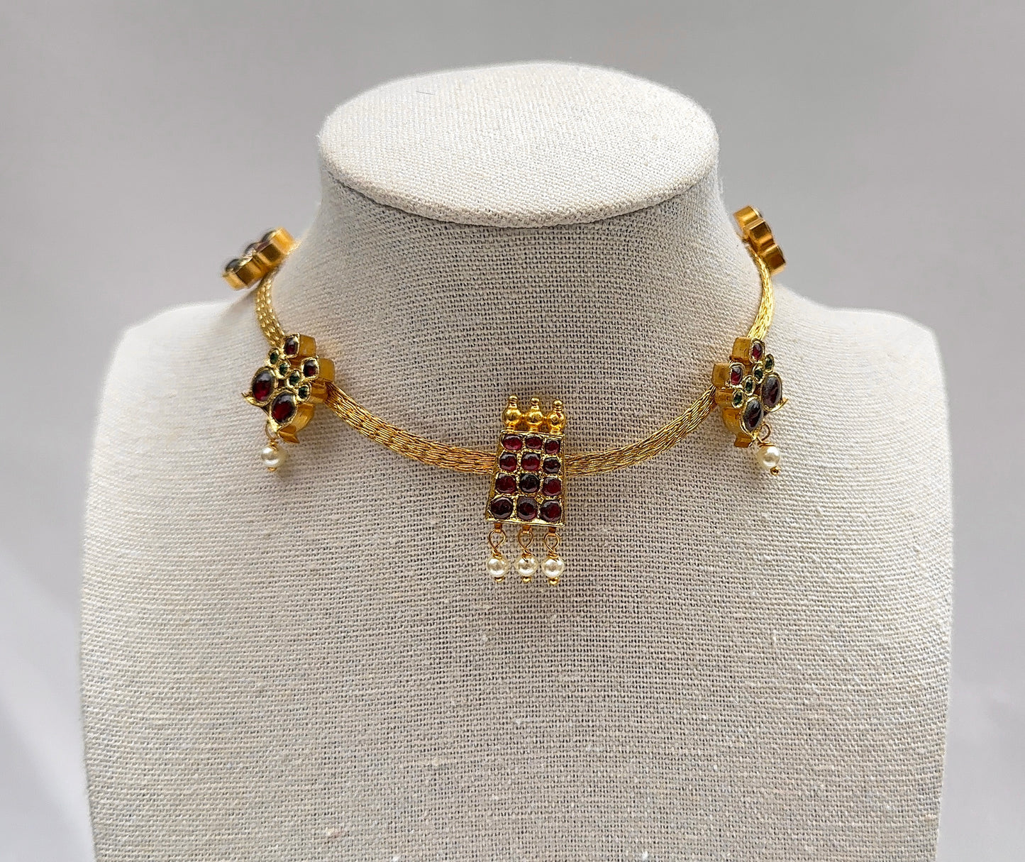 Araku Necklace with Earrings