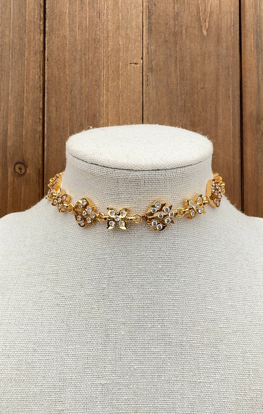 Impoun Dainty Choker