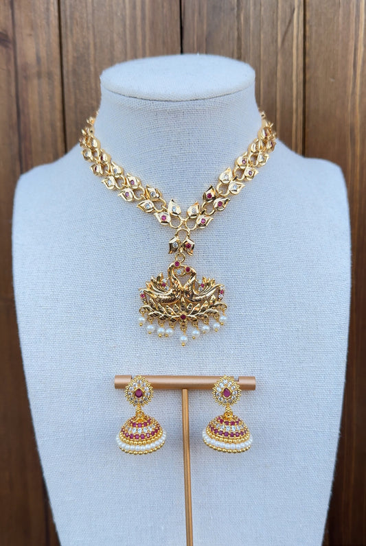 Swan Impoun Necklace Set