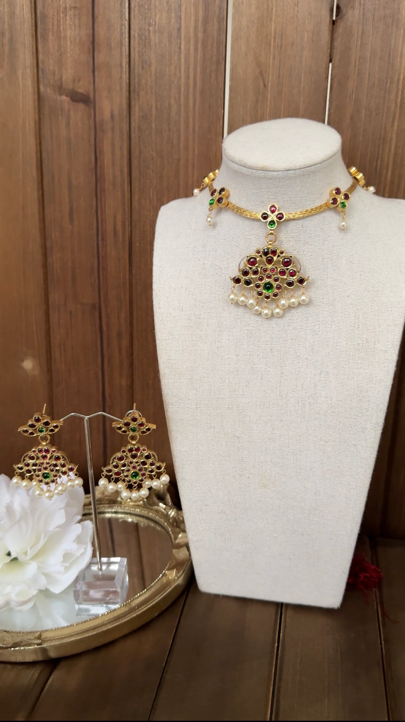 Araku Necklace Set