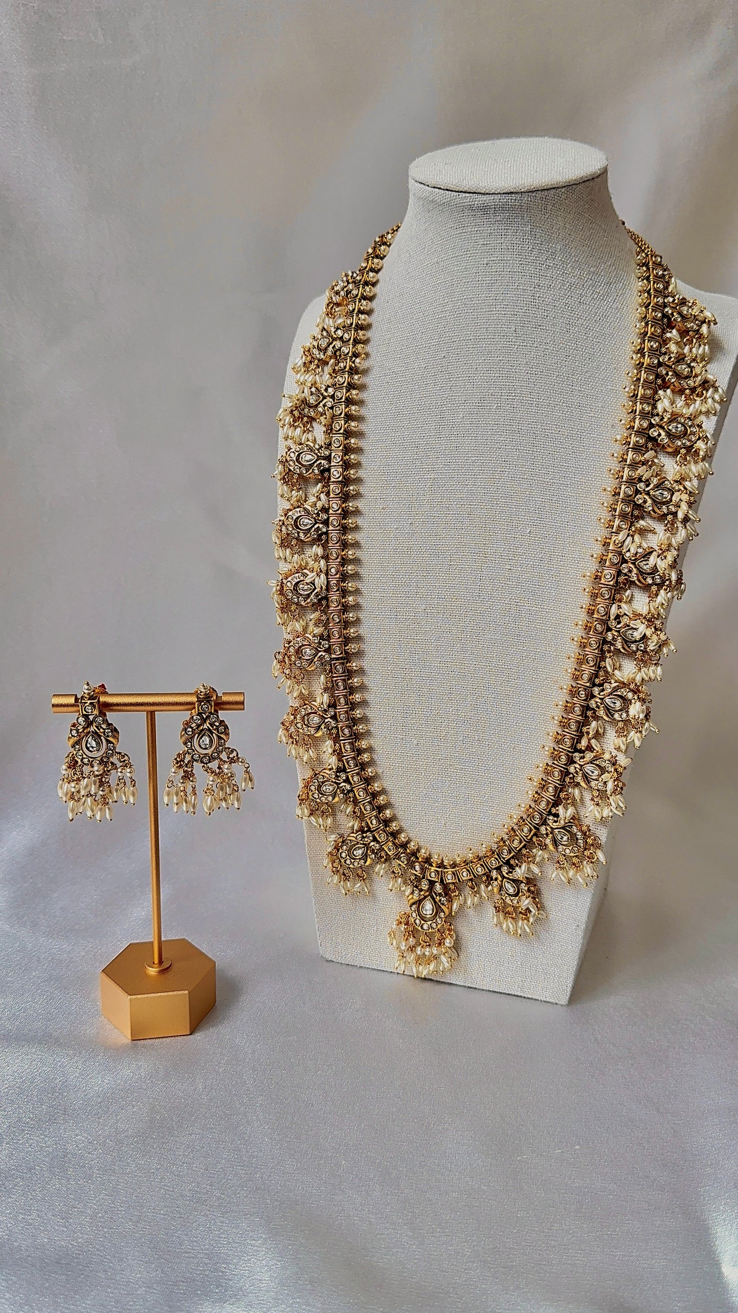 Gutupusalla Long Rice Pearl Necklace